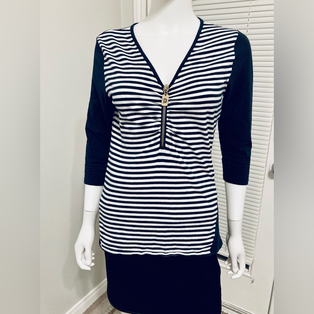 Michael Kors Sz-M Soft Stretch Half Zip Logo Top, Striped/Navy, 3/4 Sleeves.